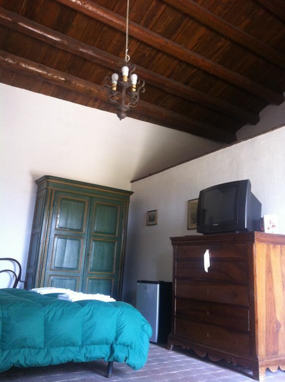 La Rocca Della Rosa Zafferana Etnea Quarto foto