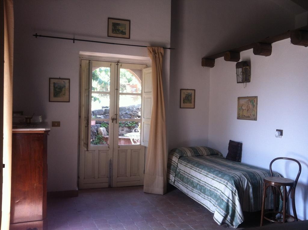 La Rocca Della Rosa Zafferana Etnea Quarto foto